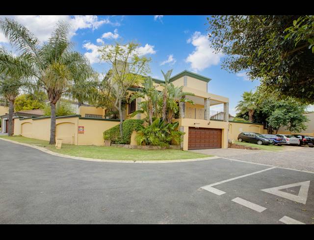 3 BEDROOM CLUSTER FOR SALE IN FOURWAYS